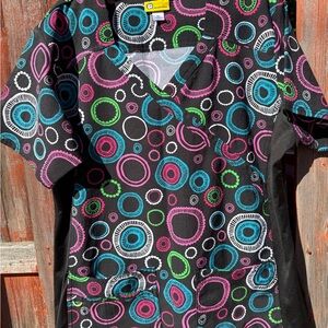 Wink scrub top with stretch sides multiple colors XL